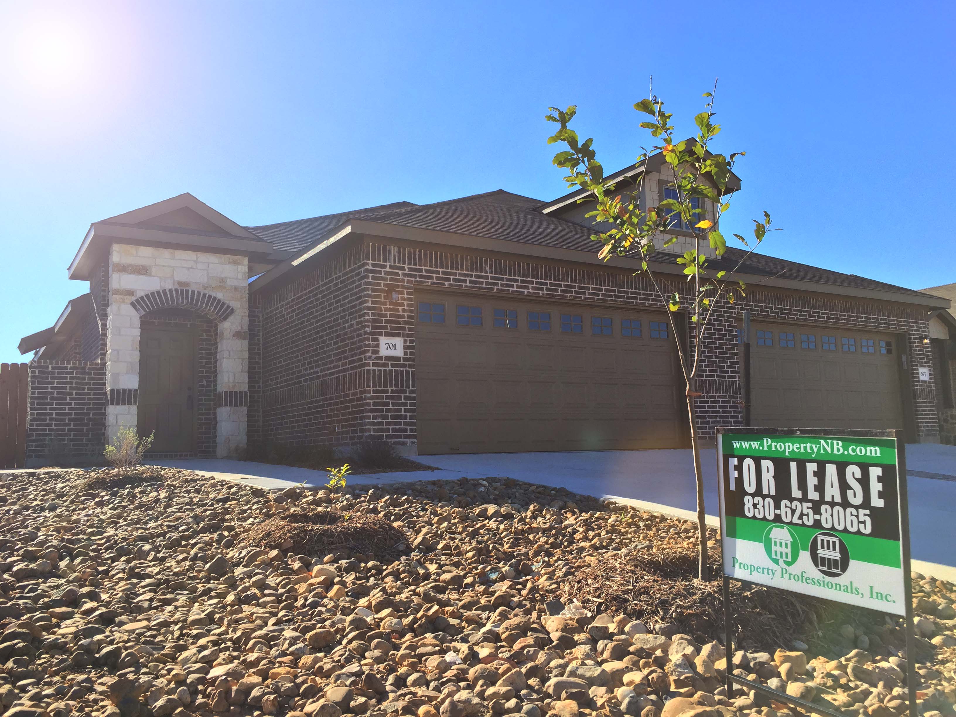 Brand New Duplexes Leasing Now in Creekside Crossing!